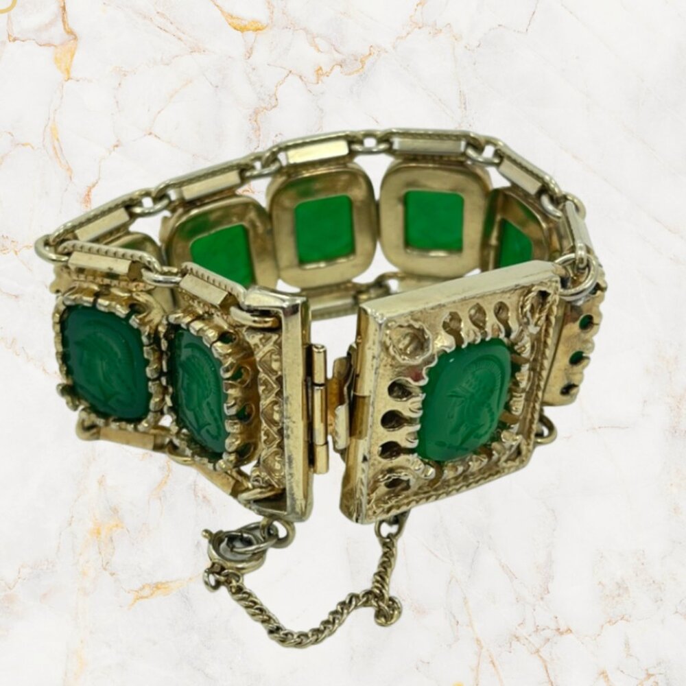Vintage Italian Gold-Plated Green Intaglio Bracelet 6.5” 9 Glass Cameos - Picture 7 of 12